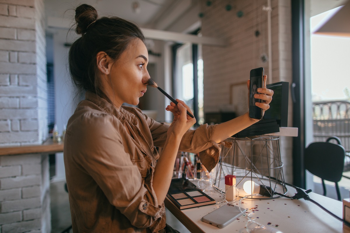 Makeup-battle: хто з блогерів отримає перемогу?</p>
<p>» Eva Blog